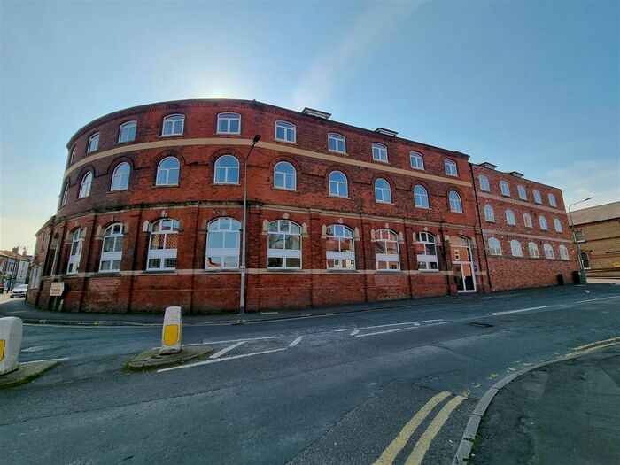 2 Bedroom Flat To Rent In Brigg Road, Barton-Upon-Humber, DN18