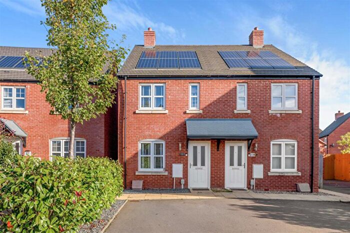 2 Bedroom Semi Detached House For Sale In Bismore Road, Banbury, OX16