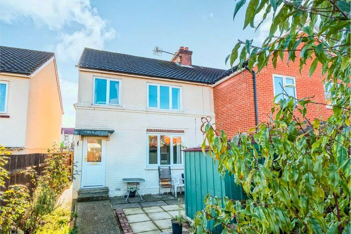 3 Bedroom Semi-Detached House To Rent In Gordon Road, Farnborough, GU14