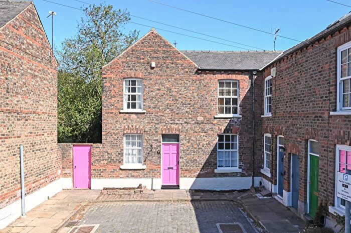2 Bedroom Terraced House To Rent In Cobble Court Mews, Blossom Street, York, YO24