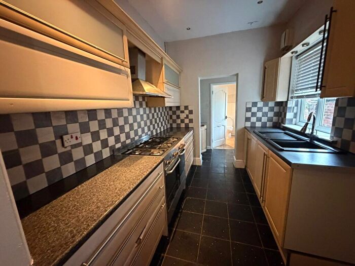 3 Bedroom Terraced House To Rent In Stourbridge Road, Dudley, DY1