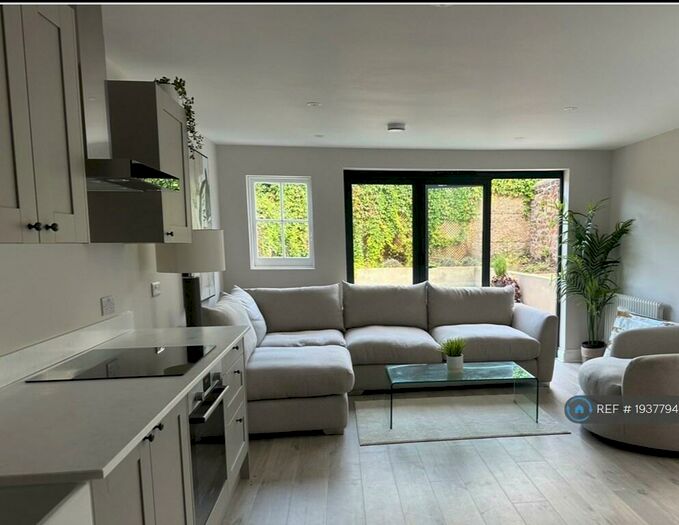 2 Bedroom Flat To Rent In Porthall Road, Brighton, BN1