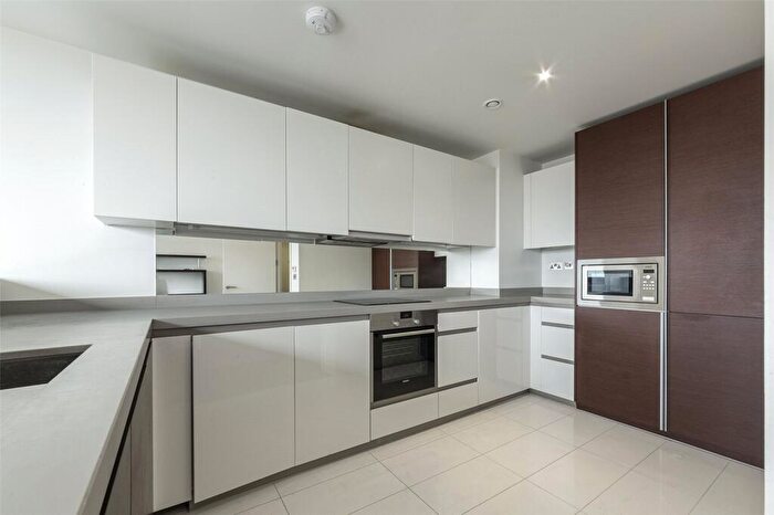 2 Bedroom Apartment To Rent In Baltimore Wharf, Canary Wharf, London, E14