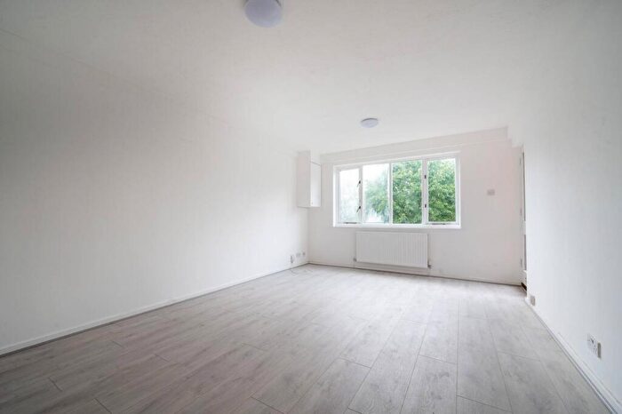 2 Bedroom Flat To Rent In Coombe Lane West, Kingston, Kingston Upon Thames, KT2