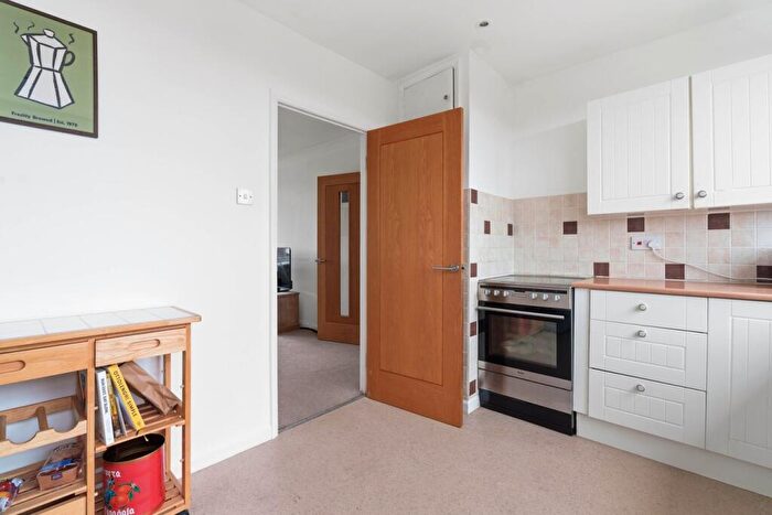 2 Bedroom Flat For Sale In Ash Court, Rugby, CV22