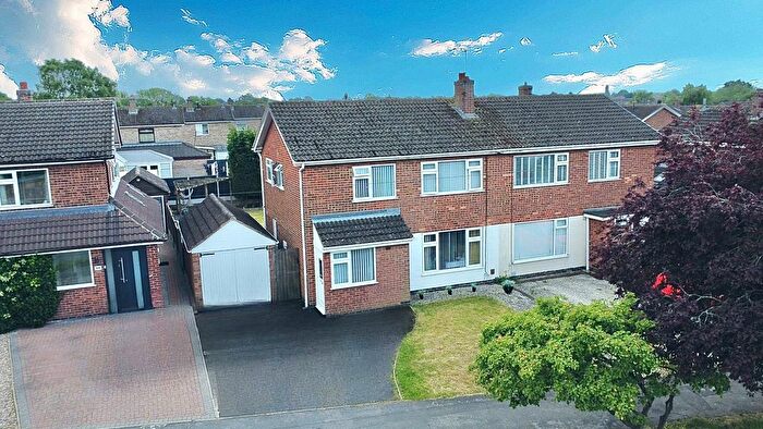 3 Bedroom Semi-Detached House For Sale In Roston Drive, Hinckley, LE10
