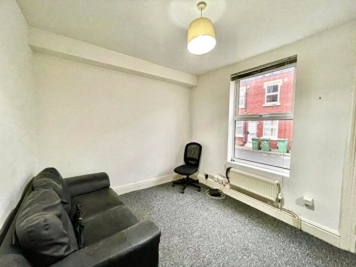 2 Bedroom Terraced House To Rent In Harold View, Hyde Park, Burley, Leeds, LS6