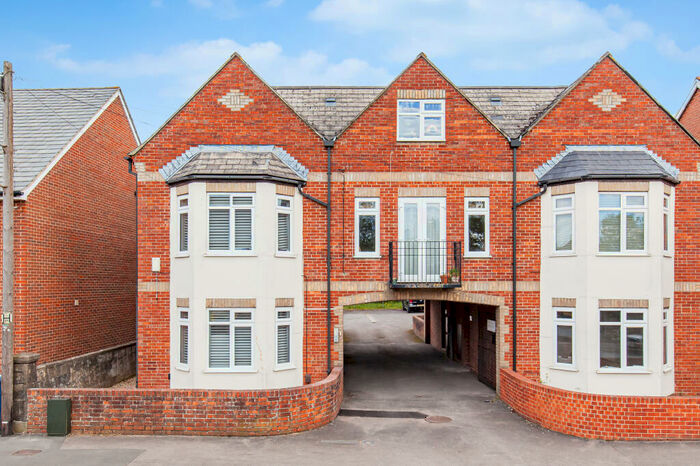 2 Bedroom Apartment To Rent In Crescent Road, Oxford, OX4