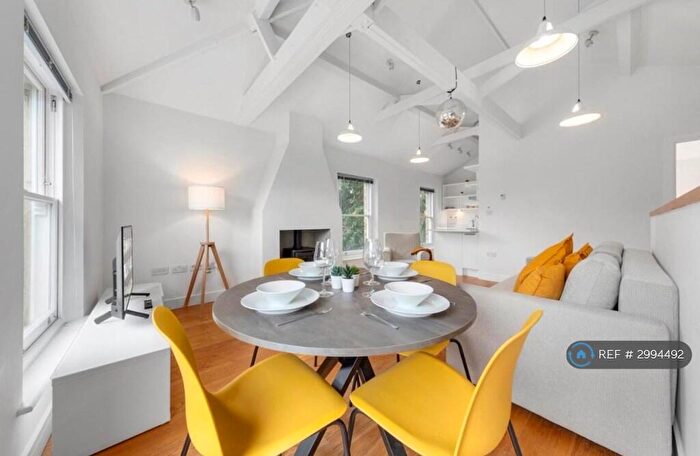 1 Bedroom Flat To Rent In Village Way, London, SE21