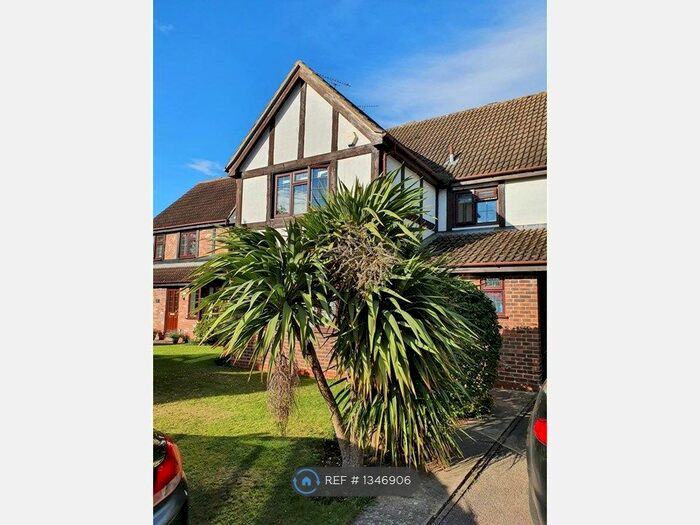 4 Bedroom Detached House To Rent In Reynolds Green, College Town, Sandhurst, GU47