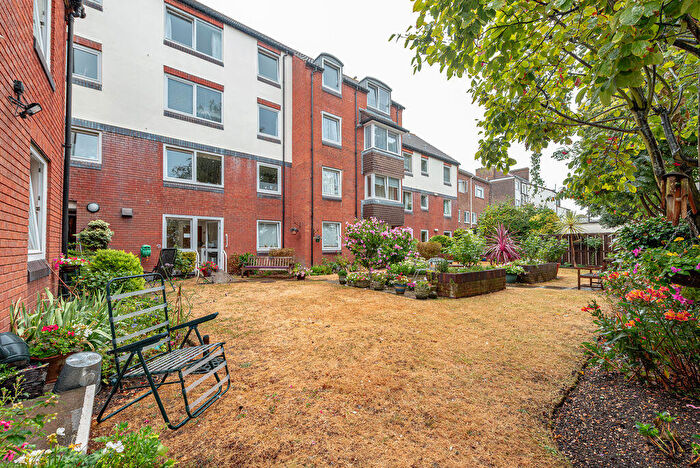 1 Bedroom Flat For Sale In Homerose House, Cottage Grove, Southsea, PO5