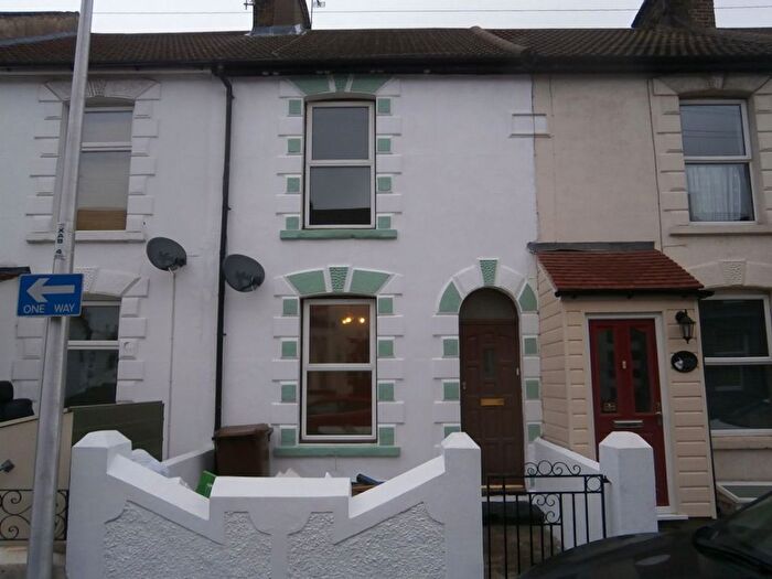 2 Bedroom Terraced House To Rent In Waterloo Road, Gillingham, ME7
