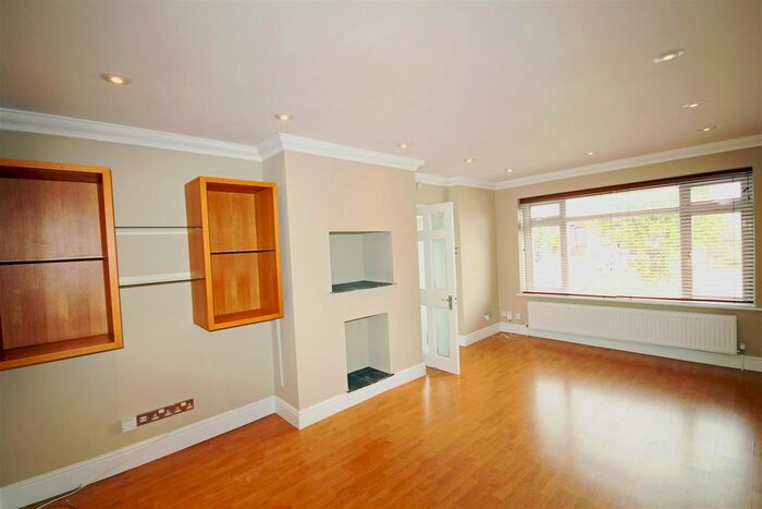 4 Bedroom Property To Rent In Brangwyn Drive, Patcham, Brighton, BN1