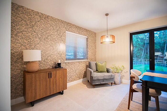 4 Bedroom Property For Sale In Waltham Park Road, Pulborough, RH20