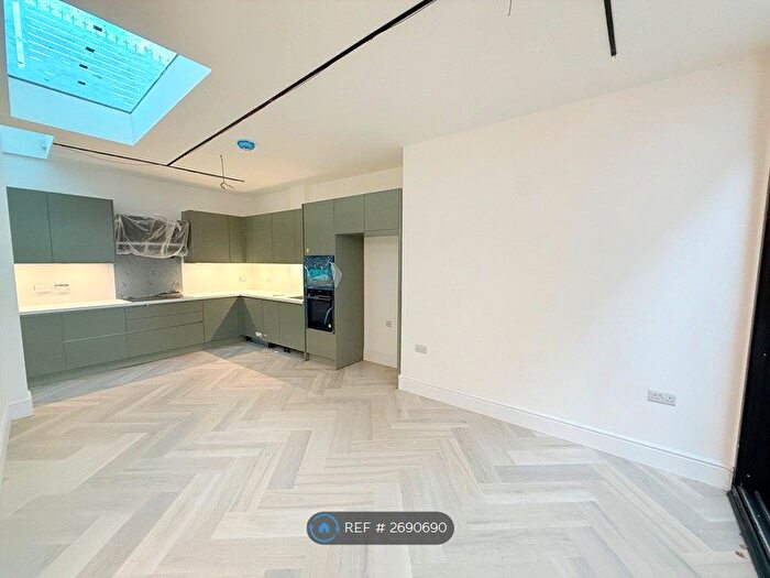 4 Bedroom Flat To Rent In Hammersmith, London, W6