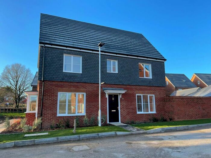 3 Bedroom Property To Rent In Crookham Mews, Binfield, Bracknell RG42