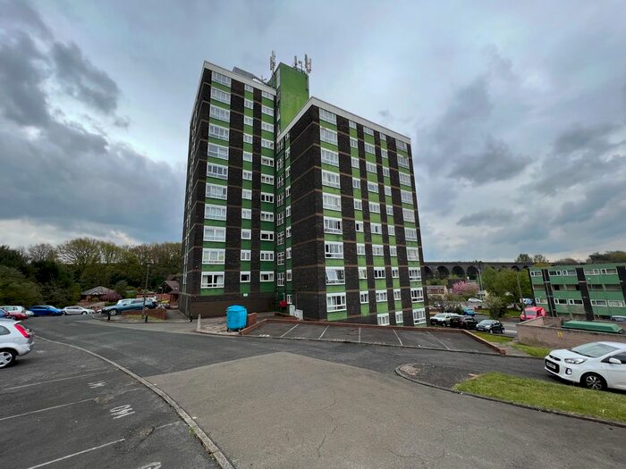 2 Bedroom Flat To Rent In Courtney, Kidderminster, Worcestershire, DY10