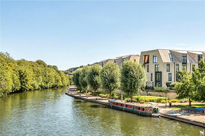 2 Bedroom Flat For Sale In Western Terrace, Victoria Bridge Road, Bath, Somerset, BA2