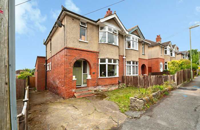 3 Bedroom Semi-Detached House For Sale In Edward Avenue, Bishopstoke, SO50