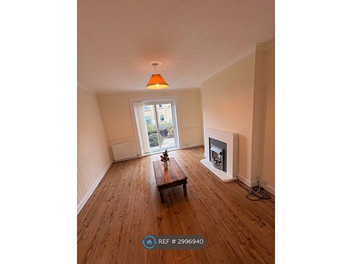 2 Bedroom Flat To Rent In Steelend, Dunfermline, KY12