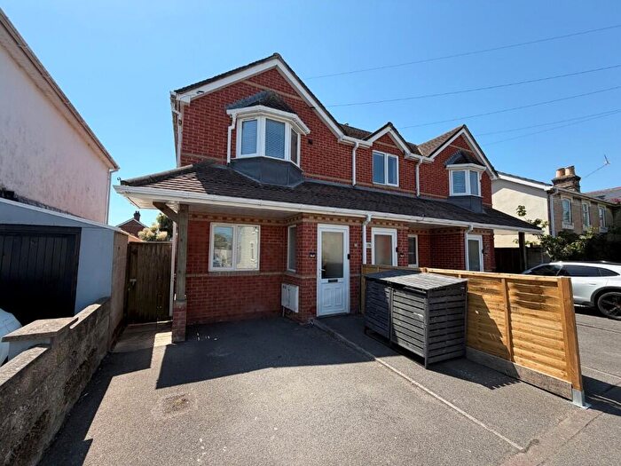 3 Bedroom End Of Terrace House For Sale In Pine Road, Bournemouth, Dorset, BH9