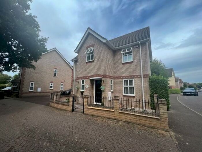 3 Bedroom House To Rent In Forest Glade, Langdon Hills, Basildon, SS16