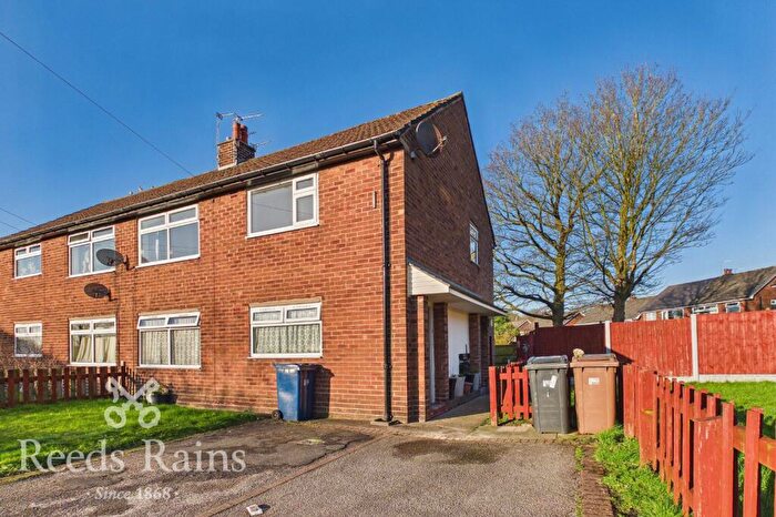 1 Bedroom Apartment For Sale In Cumberland Avenue, Leyland, Lancashire, PR25