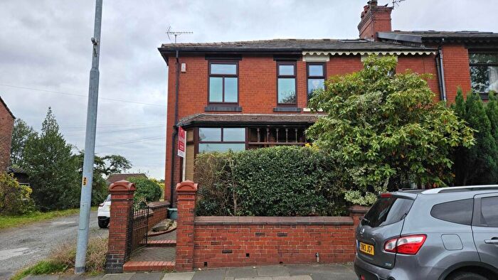 4 Bedroom End Of Terrace House For Sale In Middleton Road, Chadderton, OL9