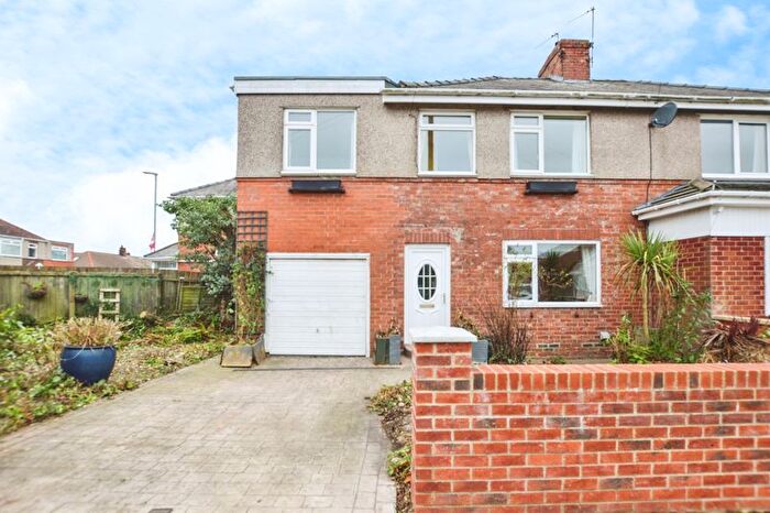 3 Bedroom Semi-detached House For Sale In Newlands Avenue, Blyth, NE24