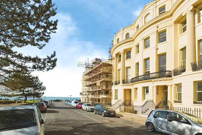 1 Bedroom Flat For Sale In Brunswick Square, Hove, BN3