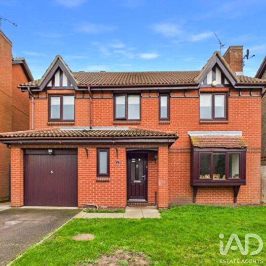 4 Bedroom Detached House For Sale In The Saltings, Benfleet, SS7