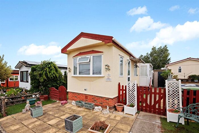 2 Bedroom Park Home For Sale In Seasalter Lane, Seasalter, Whitstable, CT5