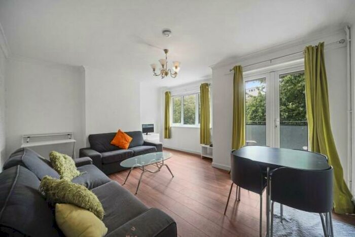 3 Bedroom Flat To Rent In Shaftesbury Court, Shaftesbury Street, Old Street, N1