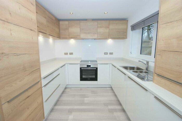 4 Bedroom Town House To Rent In Victoria Gardens, Hyde Park, Leeds, LS6