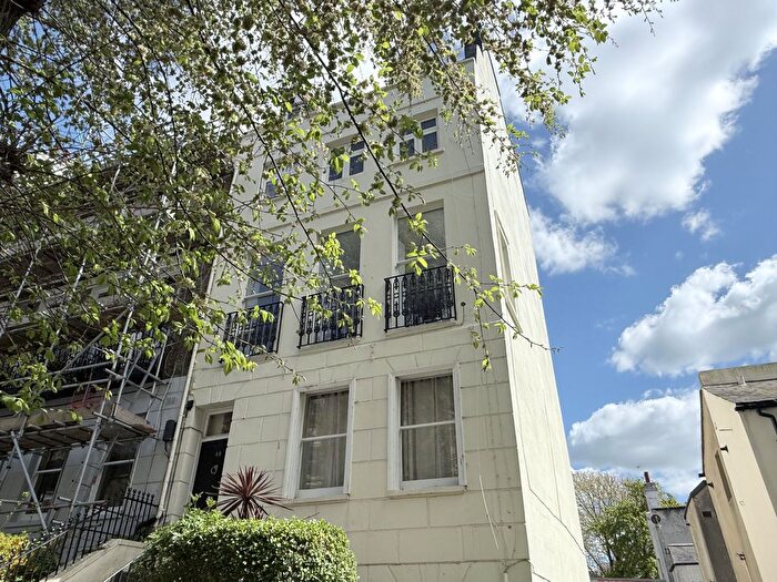 2 Bedroom Flat For Sale In Montpelier Road, Brighton, BN1