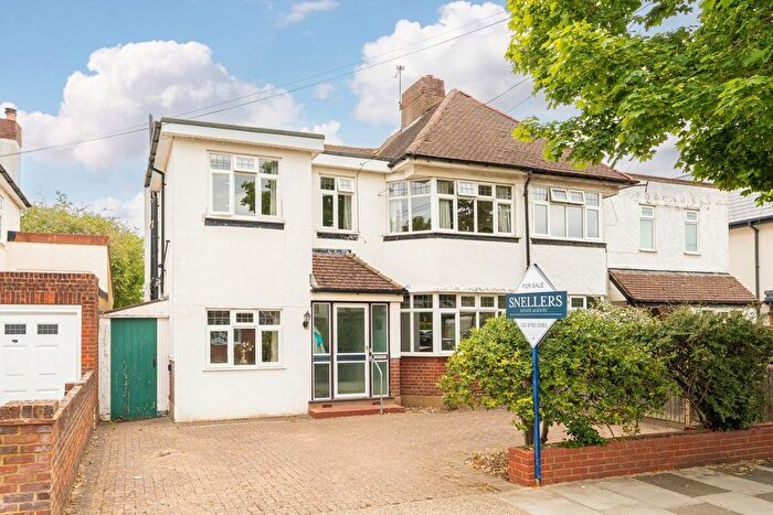 5 Bedroom Semi-Detached House For Sale In Cardinals Walk, Hampton, TW12