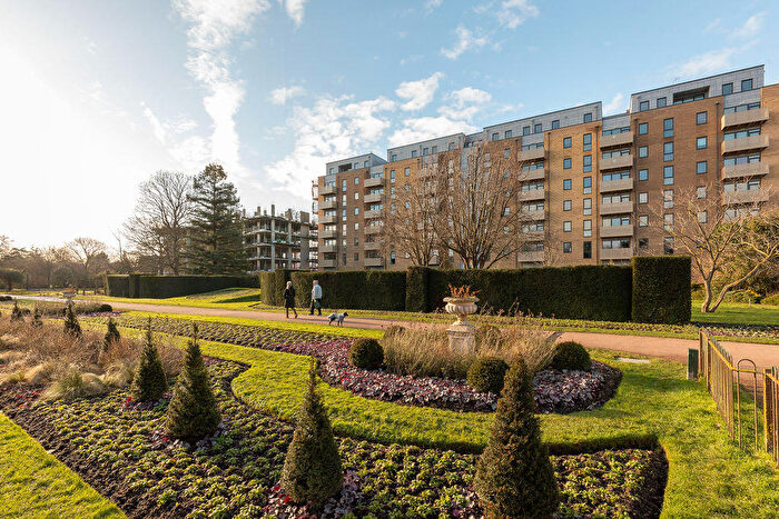 2 Bedroom Apartment For Sale In Copperhouse Green Lowfield Street Dartford, DA1