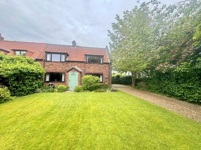 3 Bedroom Semi-Detached House For Sale In Ings Lane, North Cotes, DN36