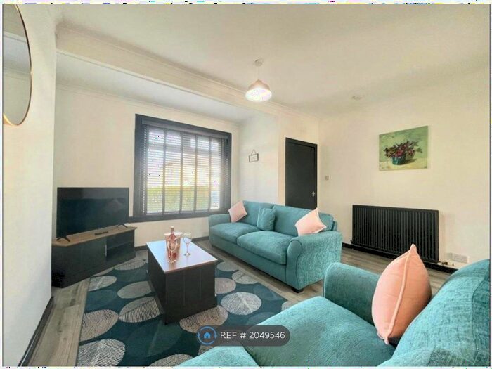 3 Bedroom Terraced House To Rent In Dyke Road, Glasgow, G13