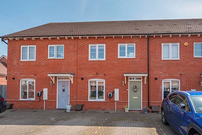 3 Bedroom Terraced House For Sale In Woodley, Berkshire, RG5