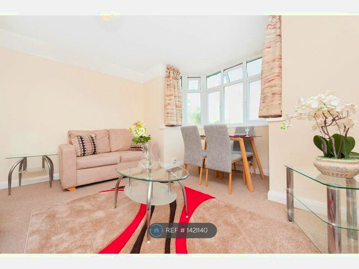 2 Bedroom Flat To Rent In Oakleigh Road North, London, N20