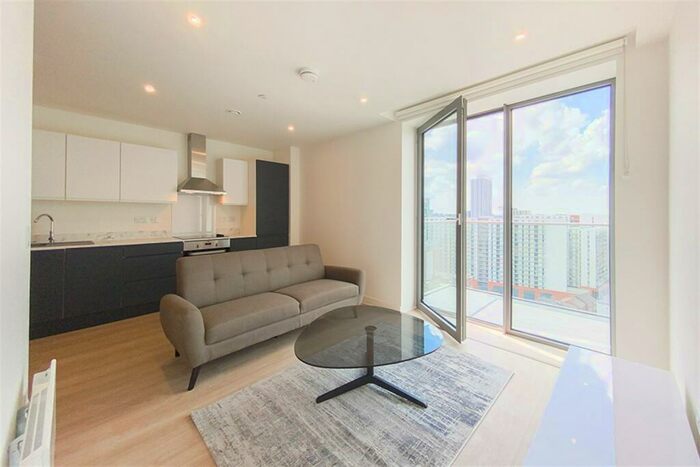 Apartment To Rent In Exchange Point, M3