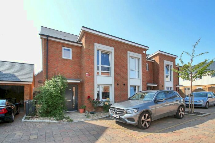 3 Bedroom Semi-Detached House To Rent In Elstar Mews, Greenhithe, Kent, DA9