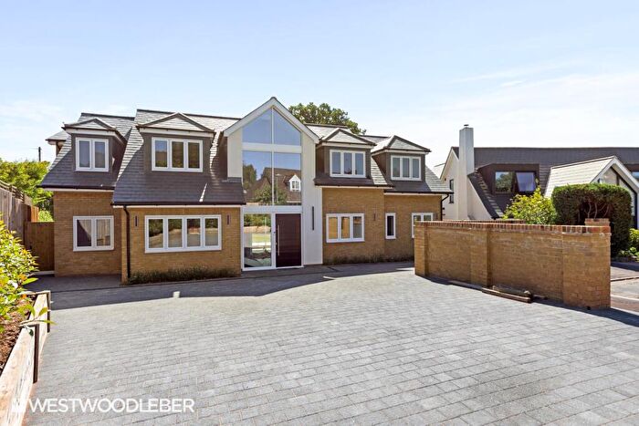 5 Bedroom Detached House For Sale In Badminton Place, Broxbourne, EN10