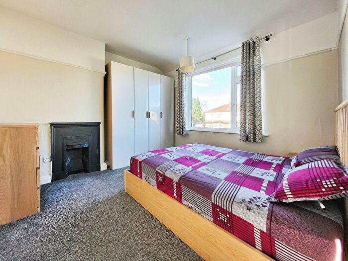 3 Bedroom Terraced House For Sale In Ellesmere Road, Altrincham, Greater Manchester, WA14