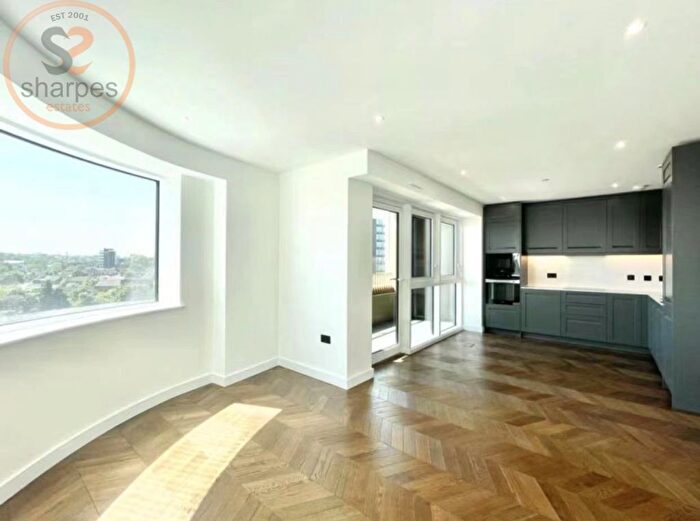 2 Bedroom Flat To Rent In Brook Street, Kingston Upon Thames, Surrey, KT1