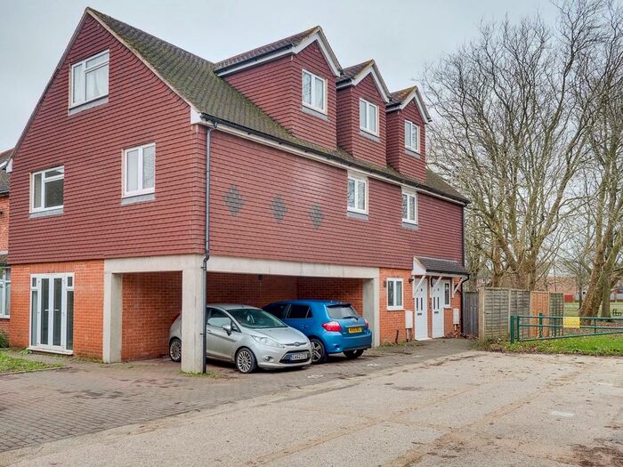 1 Bedroom Ground Flat To Rent In Compton Terrace, Hailsham, East Sussex, BN27