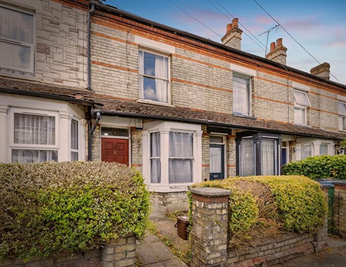3 Bedroom Flat For Sale In St. Marys Road, Watford, WD18