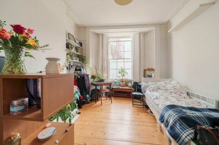 Apartment To Rent In Queens Crescent, Kentish Town, NW5