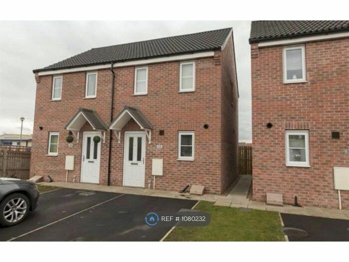 2 Bedroom Semi Detached House To Rent In Shelduck Way, Scunthorpe DN16
